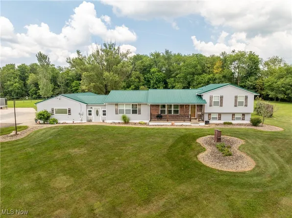 4176 Lunar Rd NE, Carrollton, OH 44615