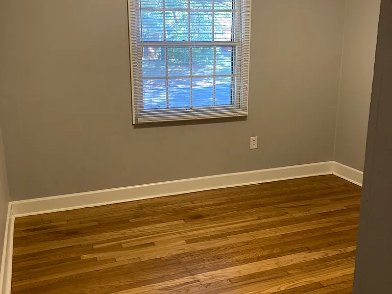 4 Colonial Dr — Photo 6
