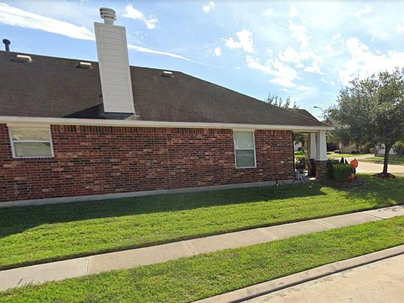 3rd image of 9726 Woody Oaks Dr