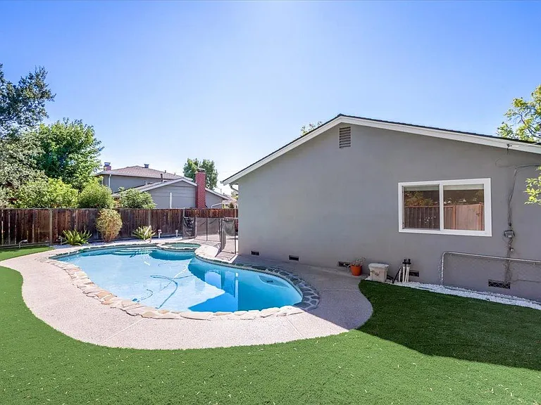 1589 Saint Regis Dr — Photo 26