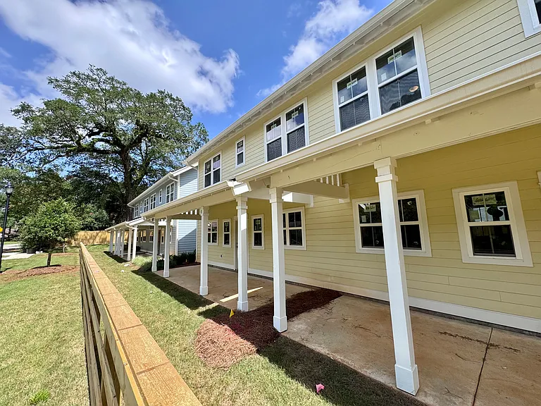 Ashland Park Townhomes — Photo 18