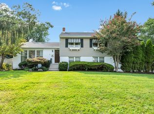 55 S Lake Dr, Red Bank, NJ 07701