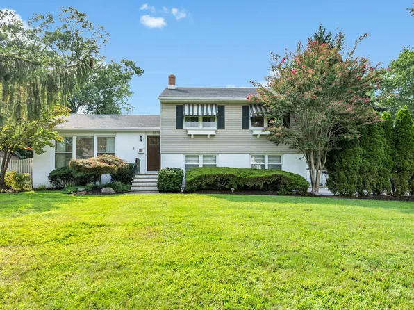 55 S Lake Dr, Red Bank, NJ 07701