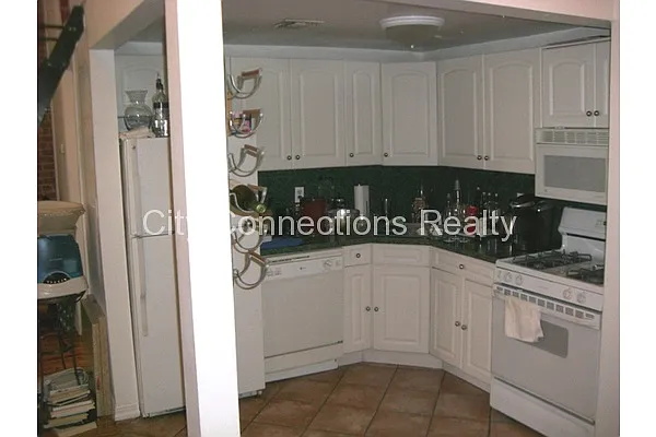 Rented by City Connections Realty | media 19
