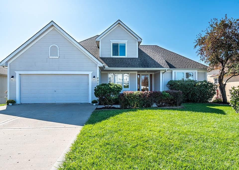 1st image of 202 Porter Dr