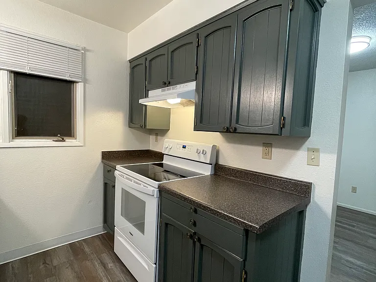 1004 S East St #3 — Photo 2