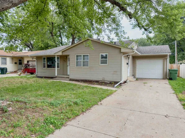 3507 Linden Dr, Kearney, NE 68847