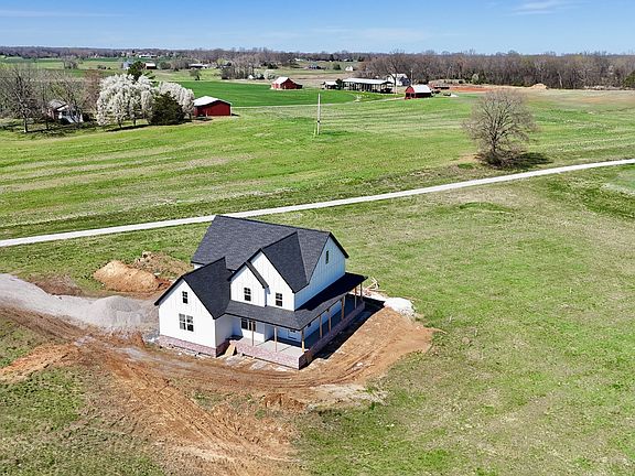 3rd image of 1055 Mustang Ct