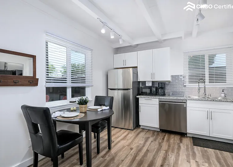 415 Baker St — Photo 9