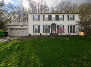 3761 Stratavon Dr NW, North Canton, OH