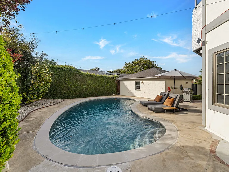 8001 Alverstone Ave — Photo 33