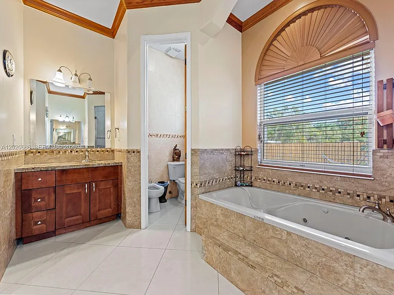 24225 SW 198th Ave — Photo 33