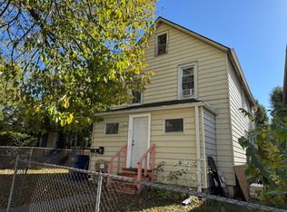 631 8th St, Waukegan, IL 60085