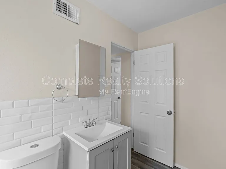 2323 Woodson Rd #I — Photo 15