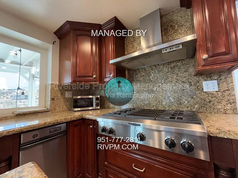 21498 Townsendia Ave — Photo 17