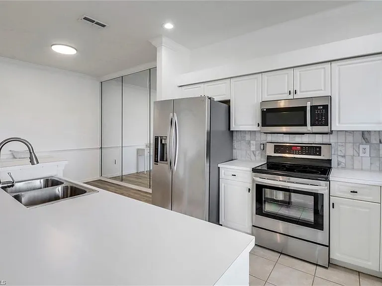 1677 Morning Sun Ln E #22 — Photo 8
