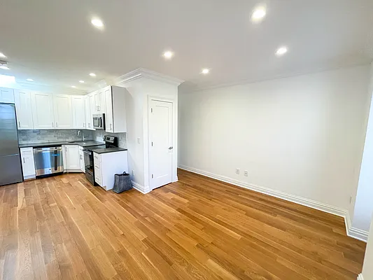 Rented by Francine Realty | media 2