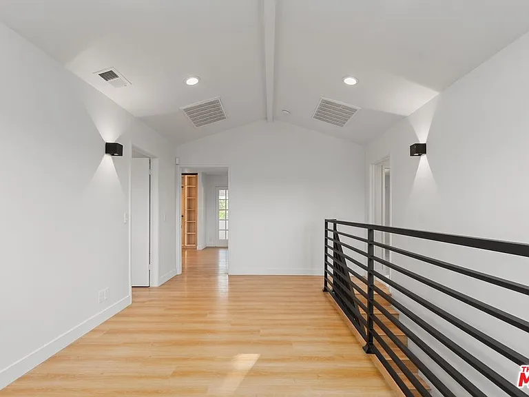 2522 Armacost Ave — Photo 34