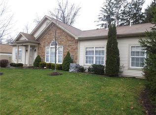 226 Stonegate Blvd, Hermitage, PA 16148