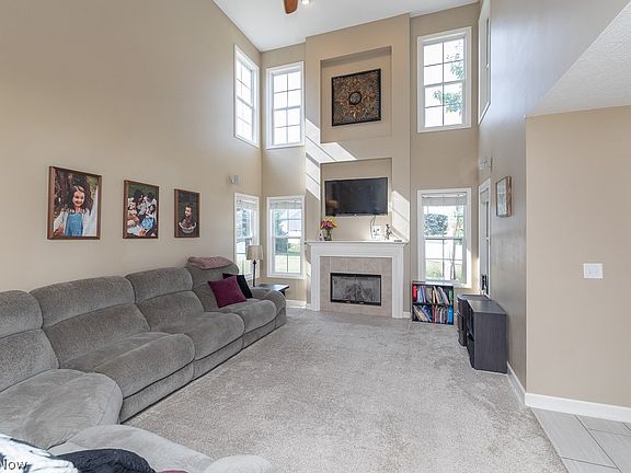 3rd image of 37079 Chaddwyck Ln