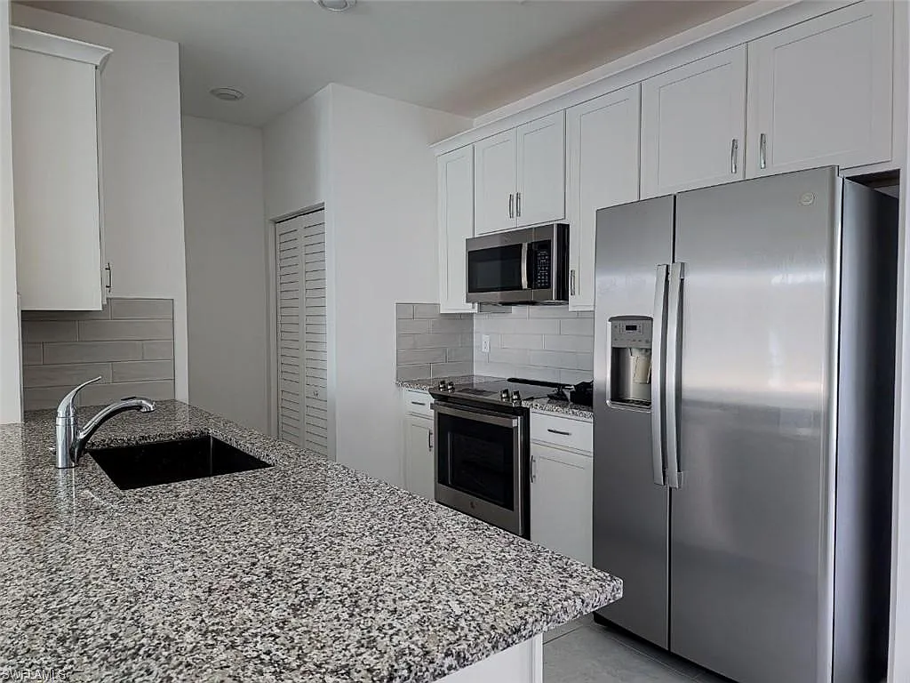 Building Photo - 26331 Coco Cay Cir #103