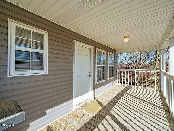 4th image of 228 B F Terry Cir