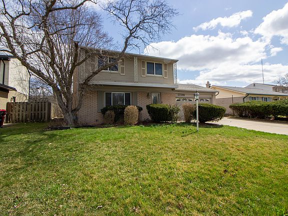 3rd image of 27390 Pierce Ave
