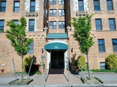 310 Riverside Blvd APT 3D, Long Beach, NY, 11561