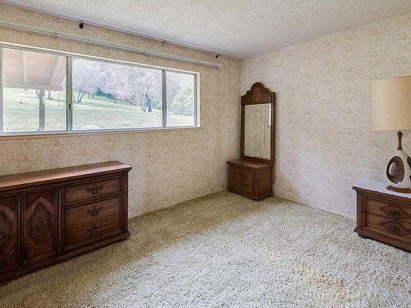 5th image of 2260 Delmar Ave
