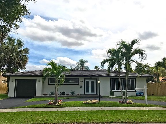 2nd image of 14215 Sabal Dr