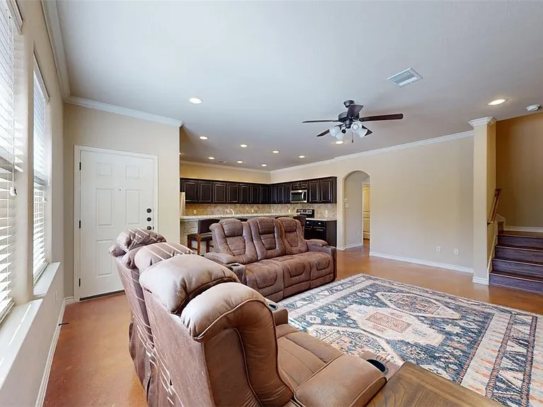 3009 Towers Pkwy — Photo 10