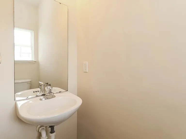 748 Raindrops Rd — Photo 10