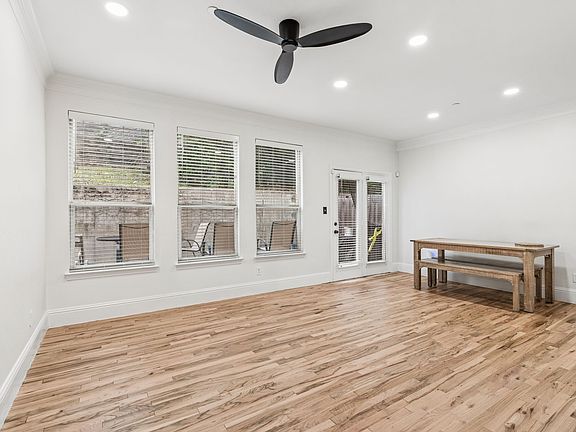 5th image of 2117 Parkview