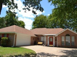 305 August Ln, Lufkin, TX 75904