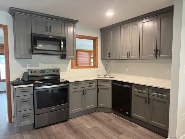 218 bayview Drive, Mastic Beach, NY 11951