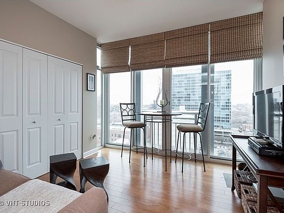4th image of 1400 S Michigan Ave APT 1210