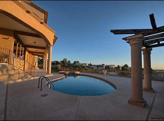 4th image of 722 Los Miradores Dr