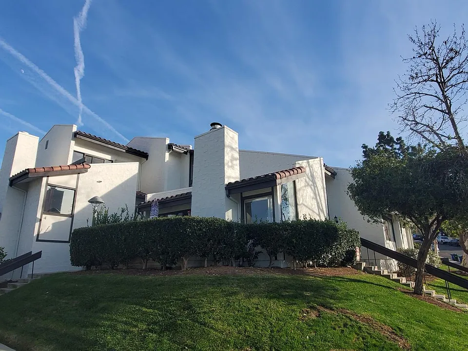 7526 Jerez Ct #1