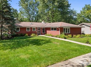 1702 Winthrop Ln, Schaumburg, IL 60193