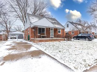 25664 Arlington St, Roseville, MI 48066