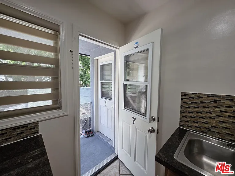 1224 N Fairfax Ave #7 — Photo 27