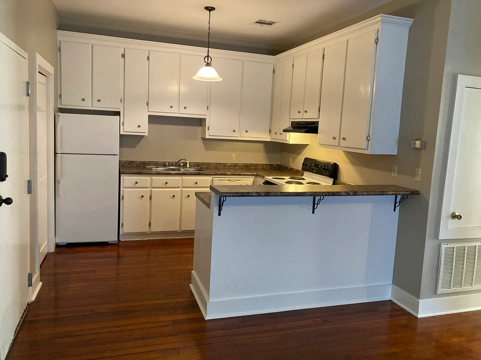 506 Brashear Ave — Photo 2