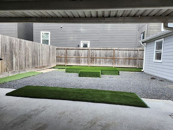 2nd image of 2326 Ella Blvd #B