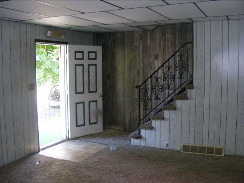 2nd image of 510 E 7th St