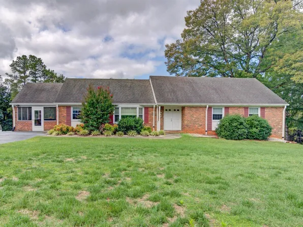 105 Chesterfield Rd, Lynchburg, VA 24502