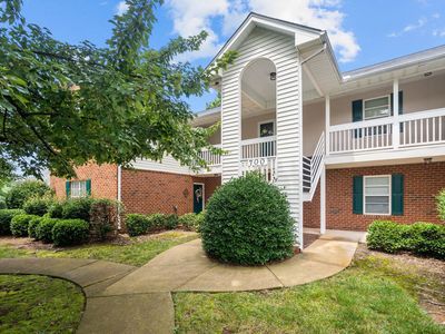 711 Renshaw Ct Building 700, Cary, NC, 27518