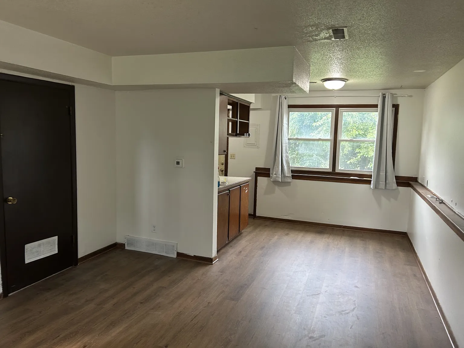 2 bed, 850 sqft, $980 — Photo 2