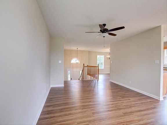 5th image of 934 Sugarcane Way