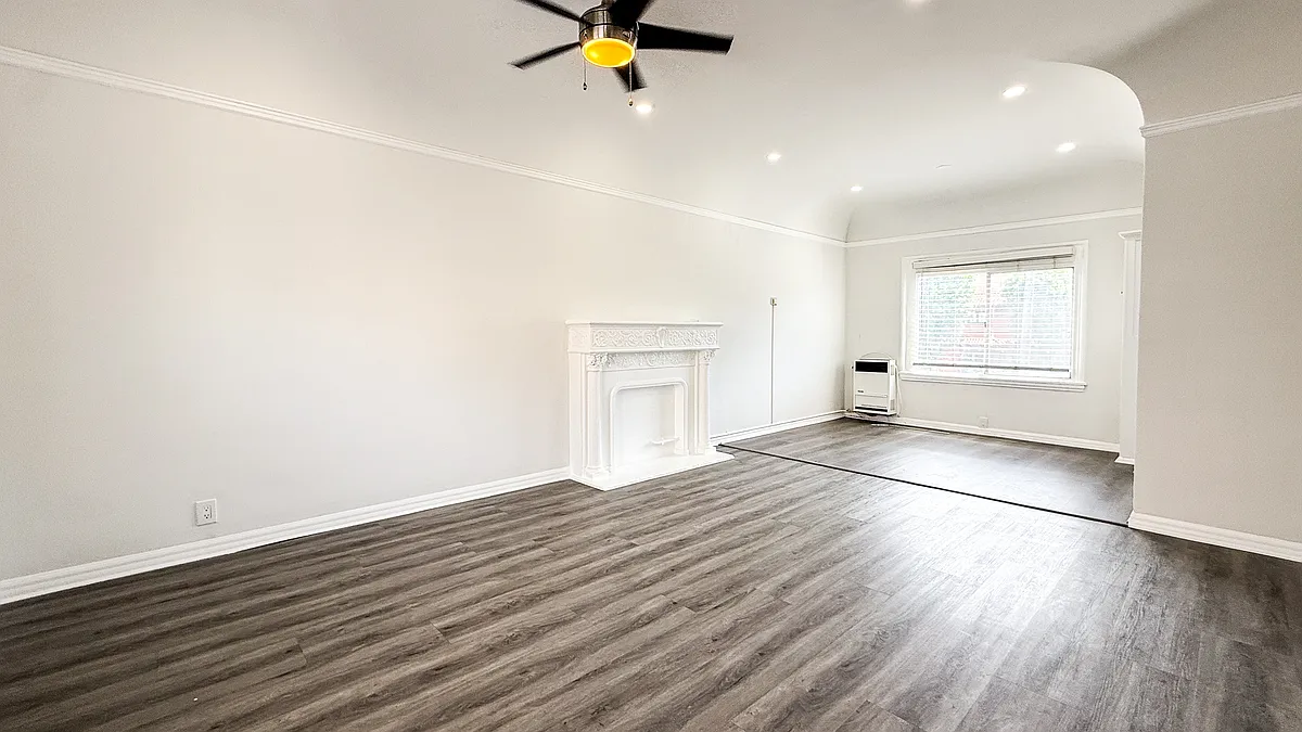Building Photo - 207 N Berendo St #1/4