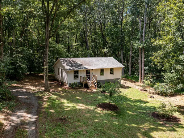 1512 Edwards Dr, Chapel Hill, NC 27516